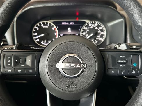 Used 2022 Nissan Rogue SV image 25