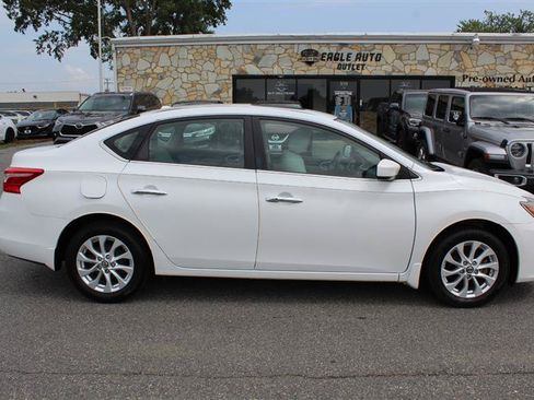 Used 2016 Nissan Sentra SV w/ Driver's Assist Package FWD image 8