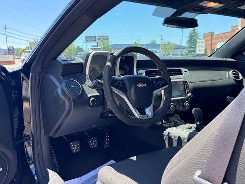 Used 2013 Chevrolet Camaro SS w/ SS Performance Package RWD image 9