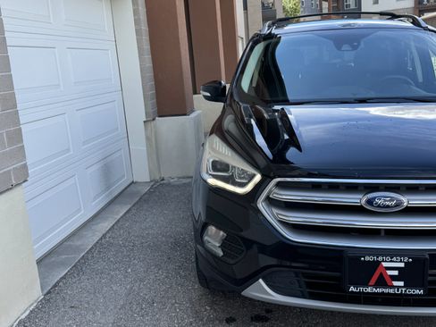 Used 2017 Ford Escape Titanium w/ Equipment Group 301A AWD/4WD image 9