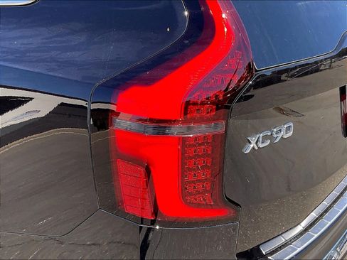 New 2026 Volvo XC90 T8 Ultra w/ Protection Package Premier AWD/4WD image 25