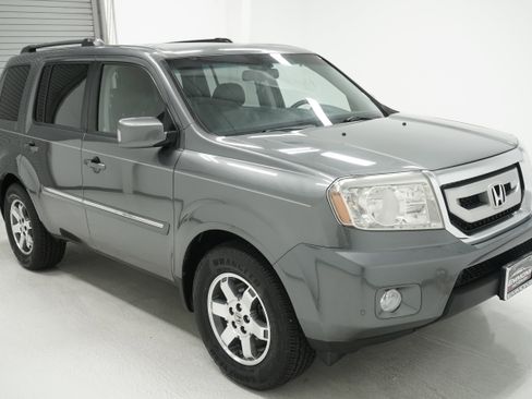 Used 2011 Honda Pilot Touring image 3