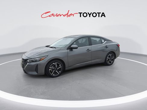 Used 2025 Nissan Sentra SV FWD image 4