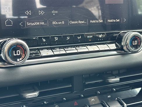 New 2025 GMC Canyon Elevation w/ Convenience Package image 17