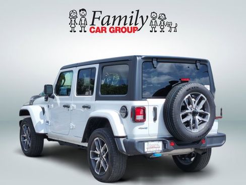 Used 2024 Jeep Wrangler Unlimited w/ Convenience Group image 3