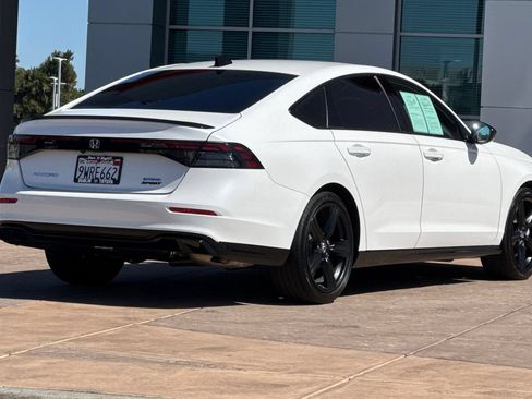 Used 2025 Honda Accord Sport image 4