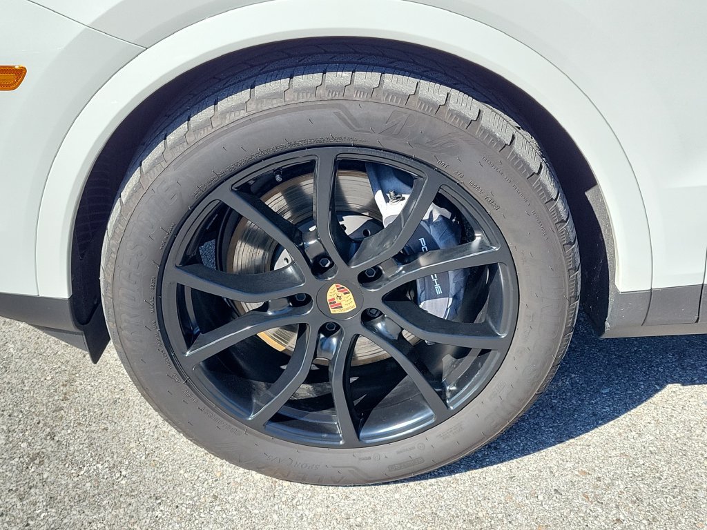 Certified 2026 Porsche Cayenne Coupe AWD/4WD image 12