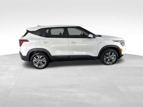 Certified 2026 Kia Seltos LX AWD/4WD image 6