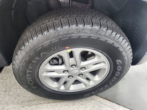 New 2025 Jeep Grand Cherokee Laredo image 33