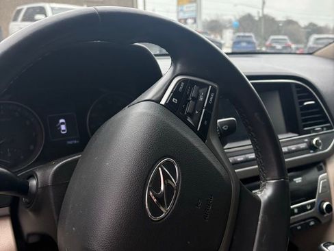 Used 2017 Hyundai Elantra SE w/ SE A/T Tech Package 03 image 7