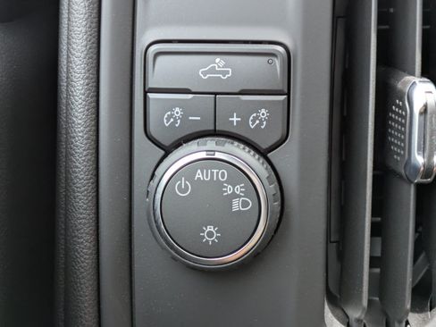 Used 2026 Chevrolet Silverado 1500 Custom RWD image 19