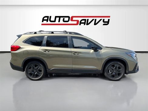 Used 2024 Subaru Ascent Onyx Edition image 8