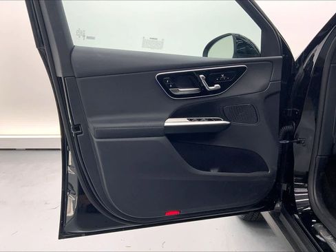 Used 2026 Mercedes-Benz GLC 300 image 19