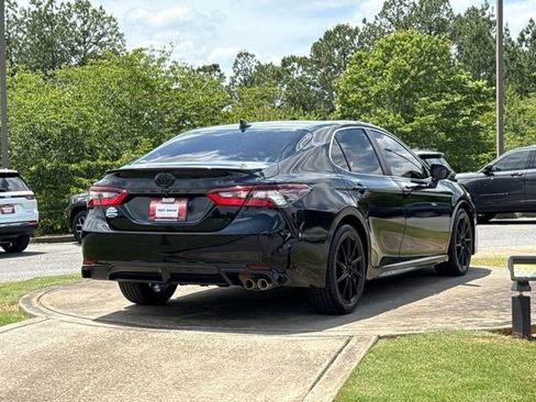 Used 2021 Toyota Camry SE FWD image 7