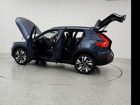New 2026 Volvo XC40 B5 Ultra w/ Protection Package Premier AWD/4WD image 12