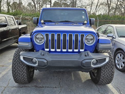 Used 2018 Jeep Wrangler Unlimited Sahara image 2
