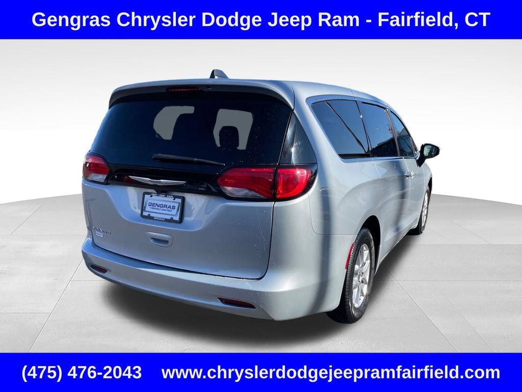 Certified 2023 Chrysler Voyager LX FWD image 7