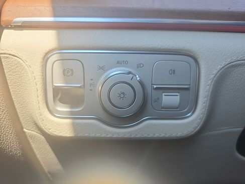 Used 2021 Mercedes-Benz GLE 350 4MATIC image 24