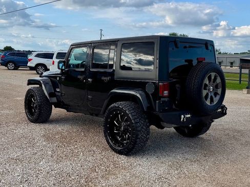 Used 2015 Jeep Wrangler Unlimited Sahara w/ Max Tow Package AWD/4WD image 6