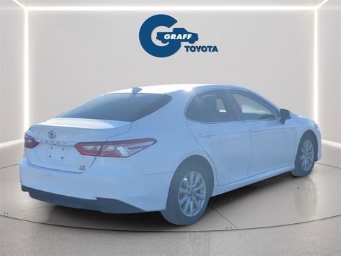Used 2020 Toyota Camry LE image 6