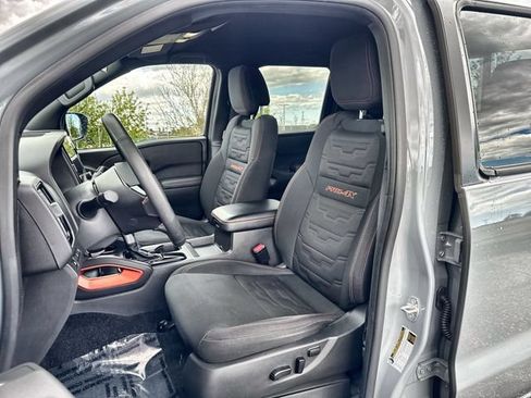 Used 2025 Nissan Frontier PRO-4X AWD/4WD image 12