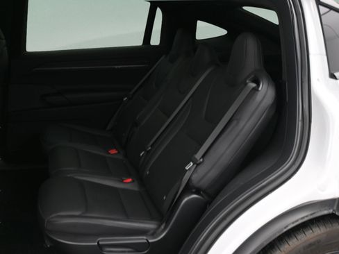 Used 2024 Tesla Model X Base image 14