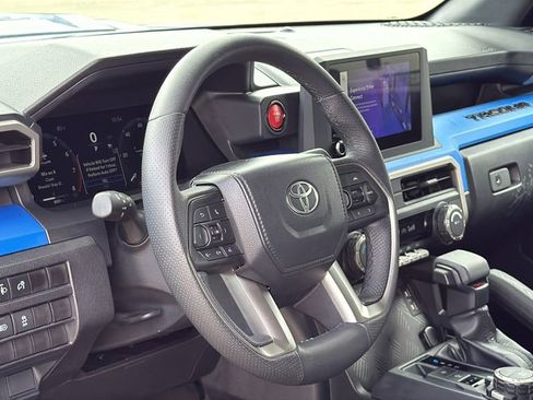 Certified 2025 Toyota Tacoma TRD Sport AWD/4WD image 9