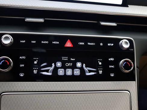Certified 2025 Genesis GV80 3.5T Prestige AWD/4WD image 22