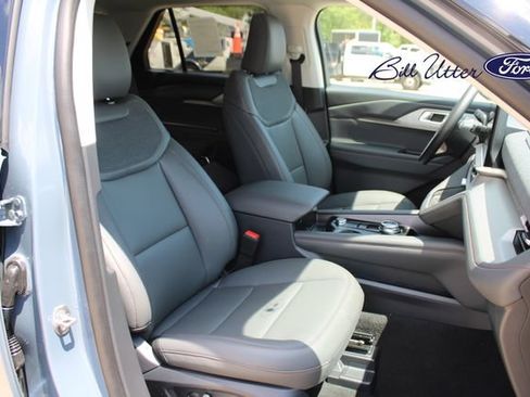 New 2026 Ford Explorer Active w/ Active Comfort Package RWD image 7