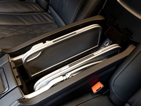 Used 2020 Mercedes-Benz Maybach S 650 image 32