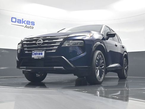 Used 2024 Nissan Rogue Platinum w/ Platinum Premium Package AWD/4WD image 41