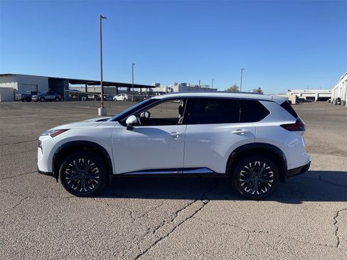 New 2026 Nissan Rogue Platinum w/ Tech Package image 3