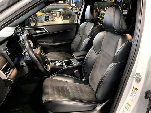 Used 2024 Mitsubishi Outlander SE AWD/4WD image 10