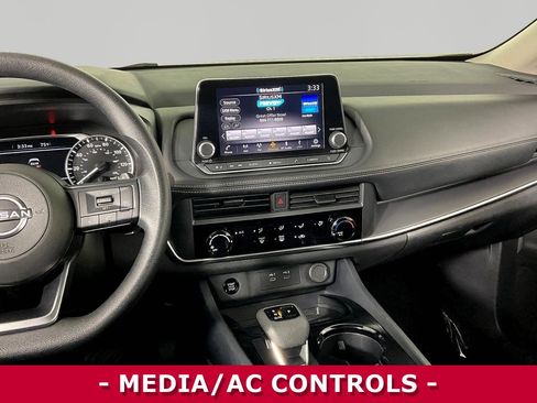 Used 2024 Nissan Rogue S image 9