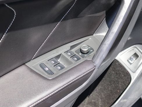 Used 2024 Volkswagen Tiguan SE FWD image 25