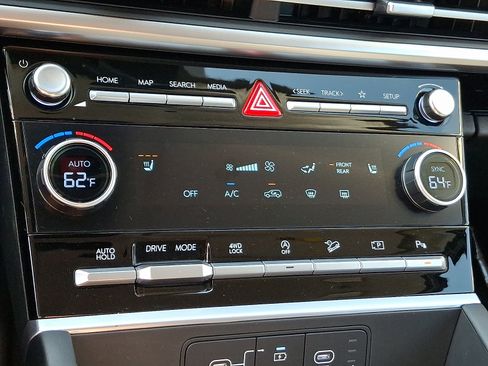 Used 2026 Hyundai Santa Fe SEL AWD/4WD image 15