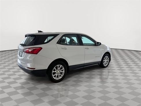 Used 2018 Chevrolet Equinox LS image 11