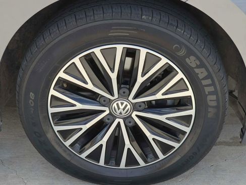 Used 2021 Volkswagen Jetta SE FWD image 29