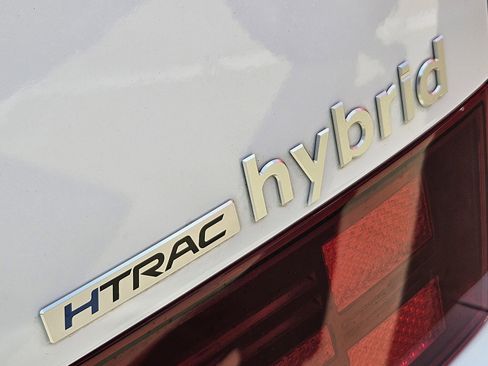 Used 2025 Hyundai Santa Fe Limited AWD/4WD image 15