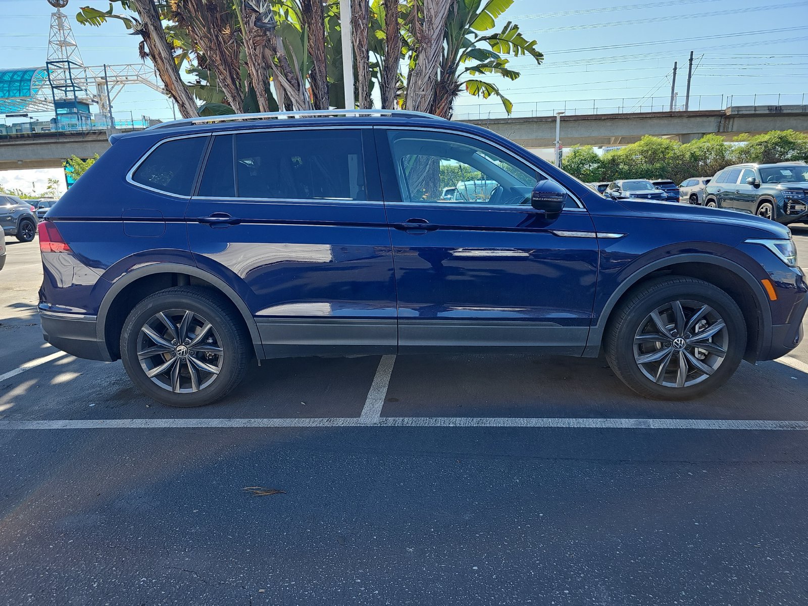 Used 2023 Volkswagen Tiguan SE FWD image 4