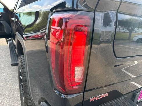 Used 2023 GMC Sierra 1500 Denali w/ Denali Reserve Package AWD/4WD image 31