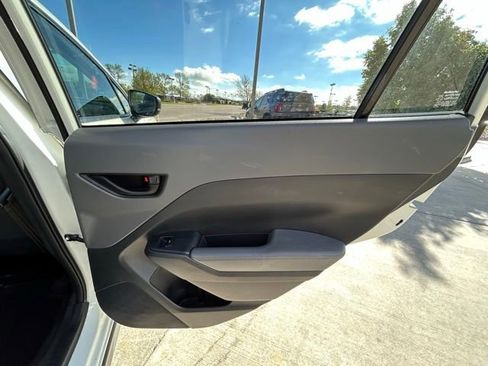Used 2025 Subaru Crosstrek 2.5i Premium AWD/4WD image 17