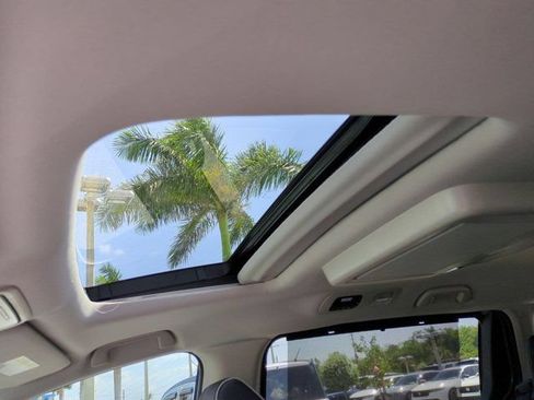 New 2026 Honda Odyssey Touring image 18