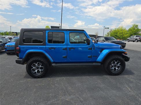 Used 2021 Jeep Wrangler Unlimited Sahara AWD/4WD image 2