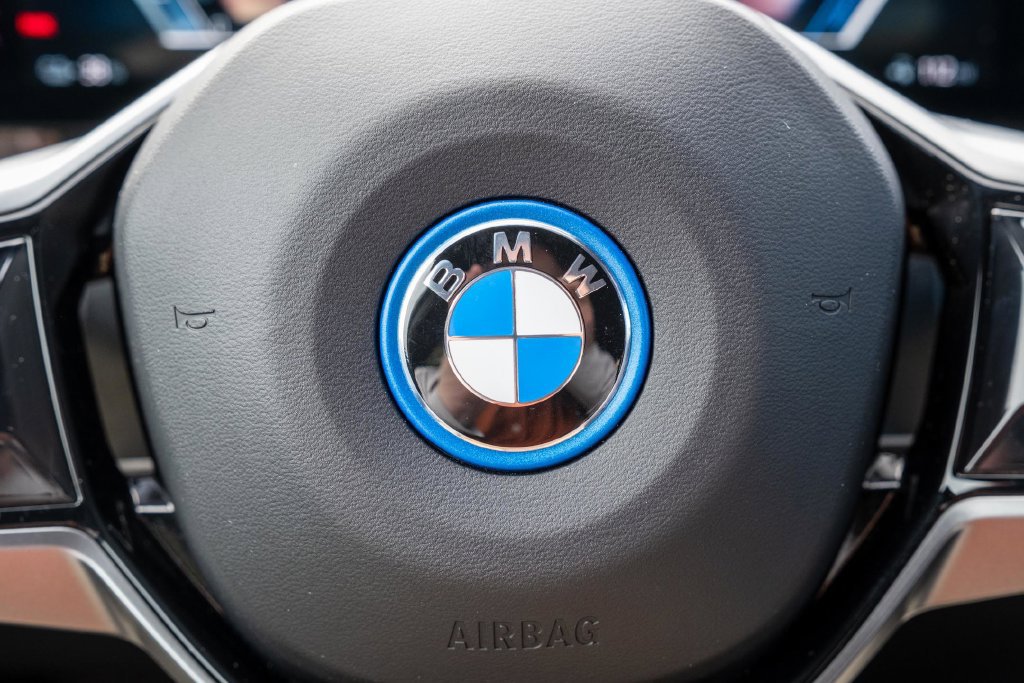 Used 2024 BMW i5 eDrive40i w/ M Sport Package RWD image 23