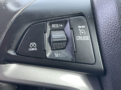 Used 2019 Chevrolet Trax LT w/ LT Convenience Package FWD image 29