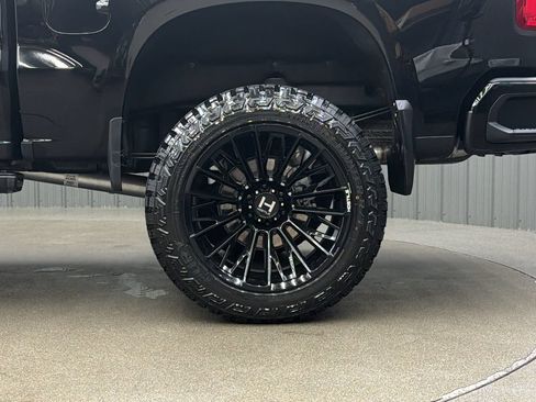 Used 2026 Chevrolet Silverado 1500 High Country w/ Midnight Edition AWD/4WD image 11