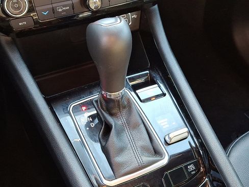 Used 2024 Jeep Compass Limited image 14