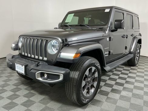 Used 2018 Jeep Wrangler Unlimited Sahara image 2