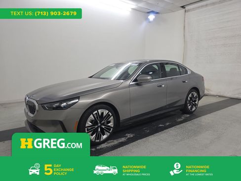 Used 2024 BMW 530i w/ Premium Package image 1